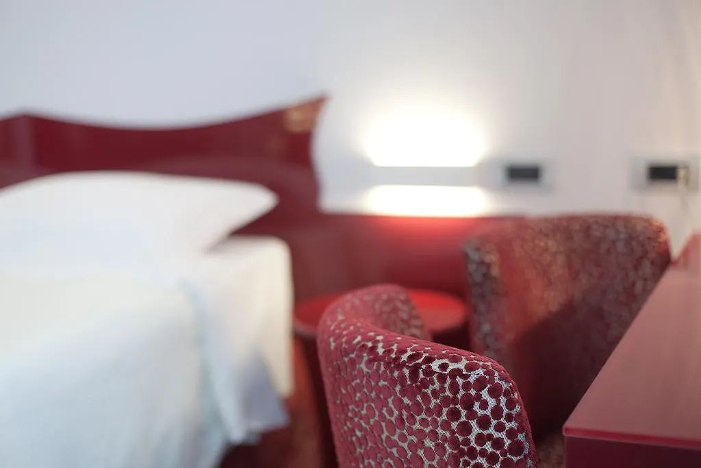 Hotel Berna Milan 4*,  Italy