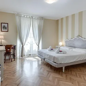 Flora - Sweet Dreams In Apartment Florence